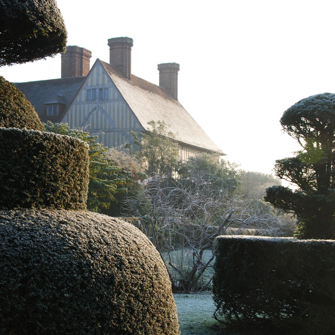 great dixter in the frost