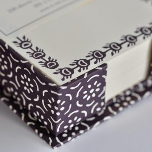 Note Holder in Pear Halves Elderberry